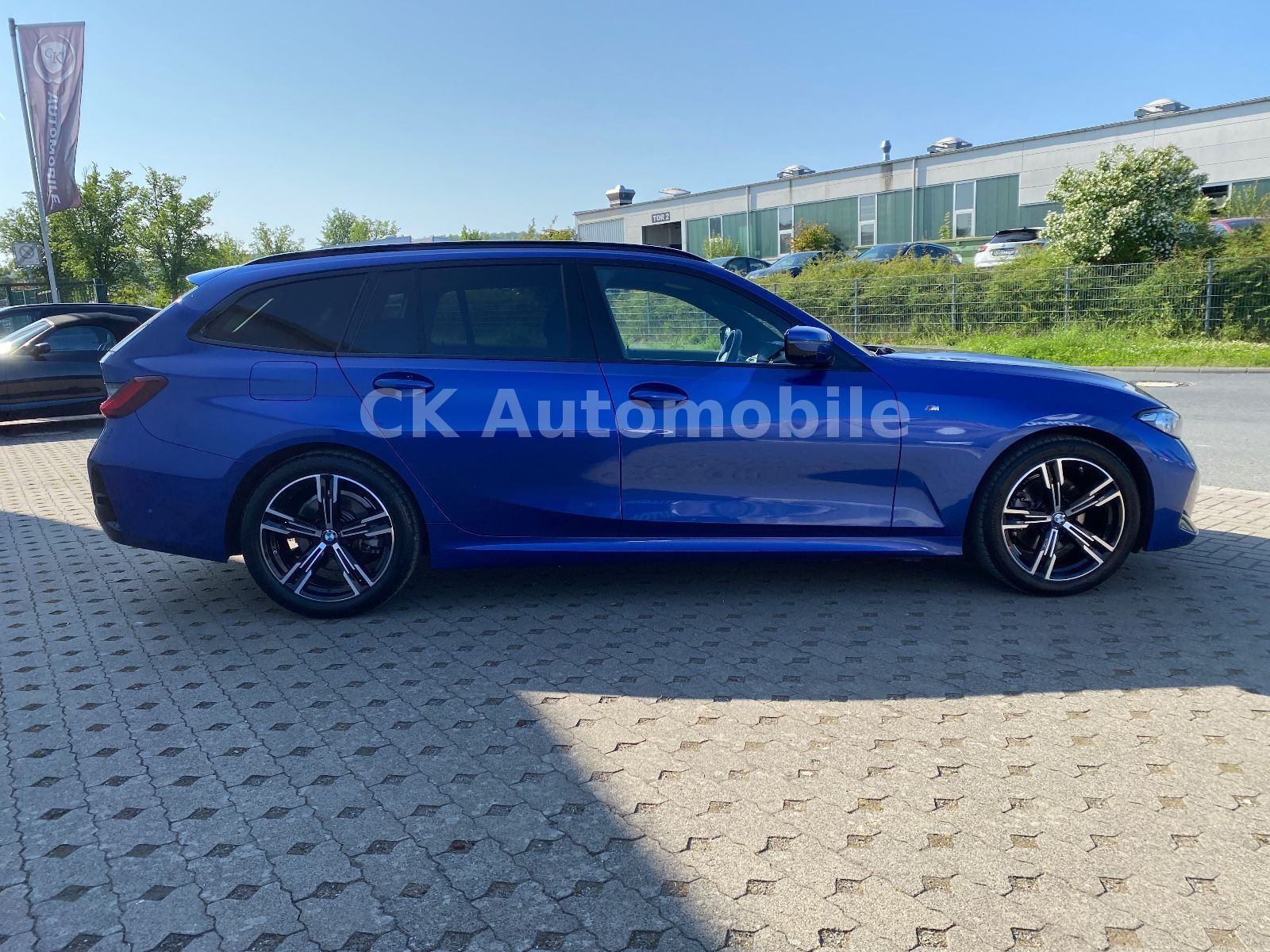 Fahrzeugabbildung BMW 320d xDrive Touring M-Sport/Navi/LED/ACC/360°Kam