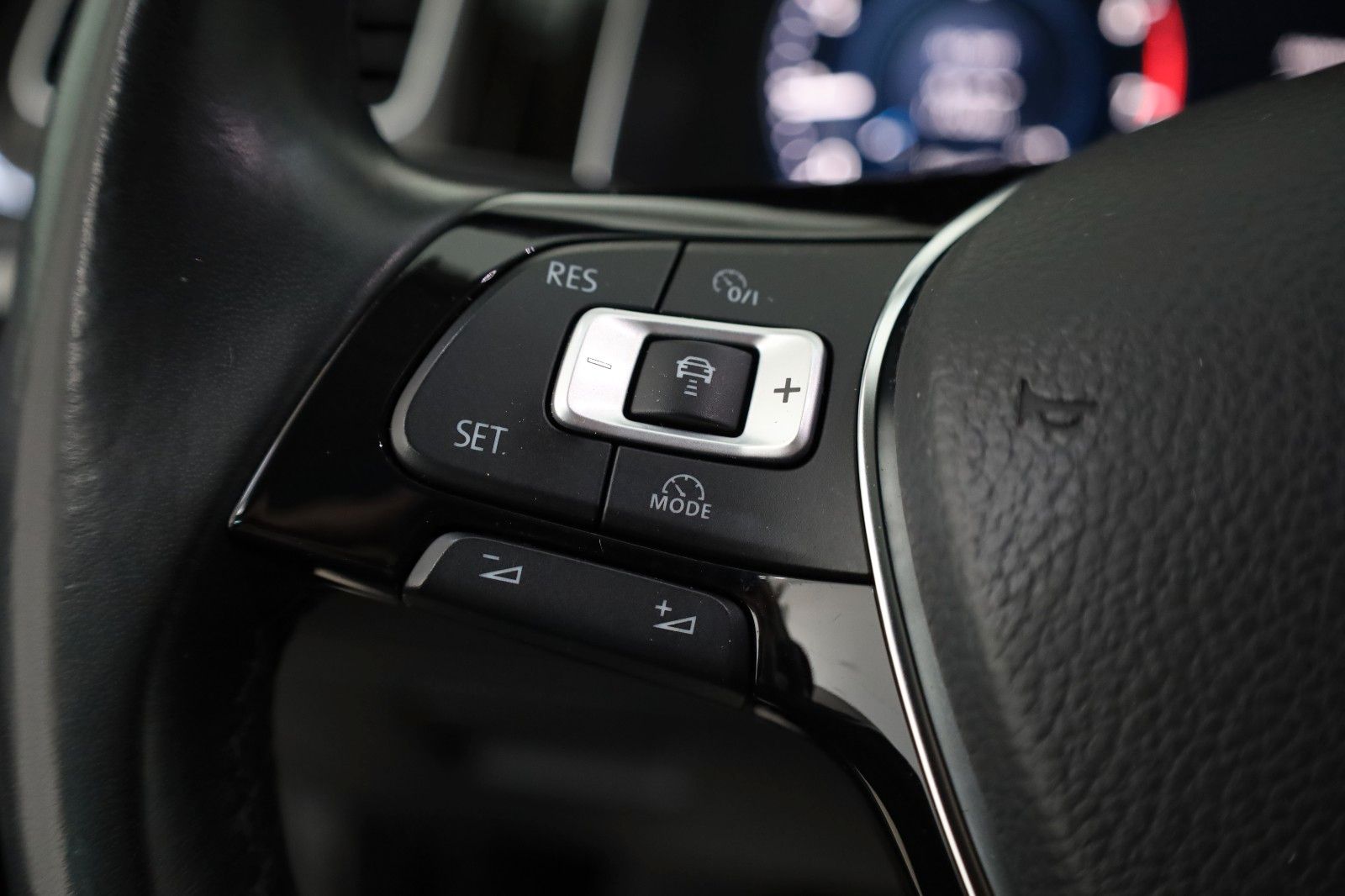 Fahrzeugabbildung Volkswagen Golf VII Variant Highline,Navi,LED,SH,ACC,AHK+WR