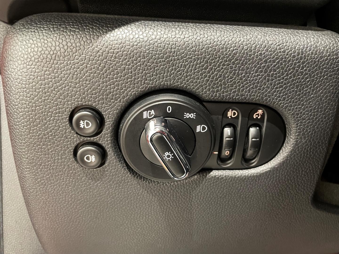 MINI Cooper Automatik LED Klima Tempomat Sitzheizung