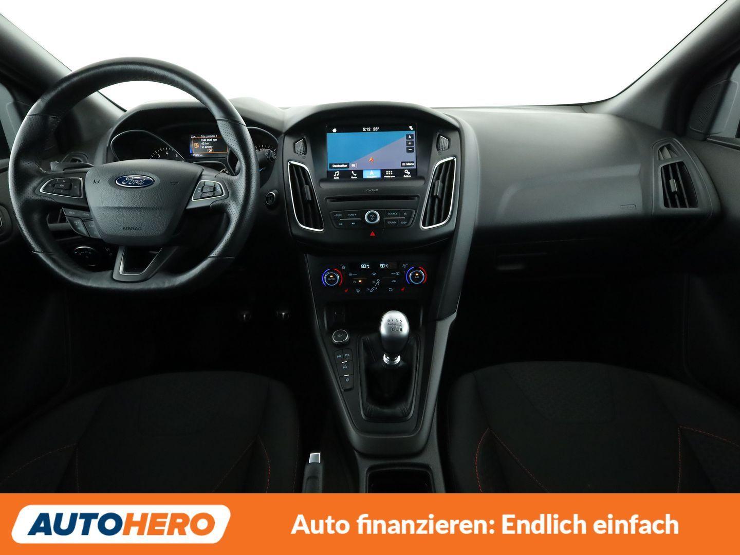 Ford Focus 1.0 EcoBoost ST-Line *NAVI*XENON*TEMPO*PDC