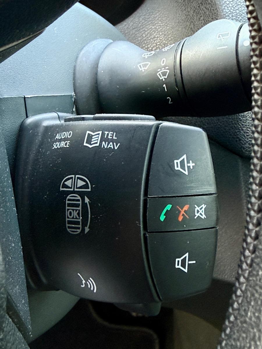 Renault Megane 2012 — photo 17
