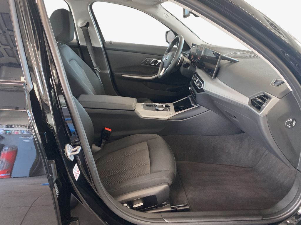 BMW 318i Touring Aut. foto 13