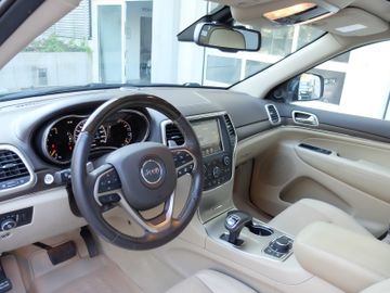 Jeep Grand Cherokee - 10