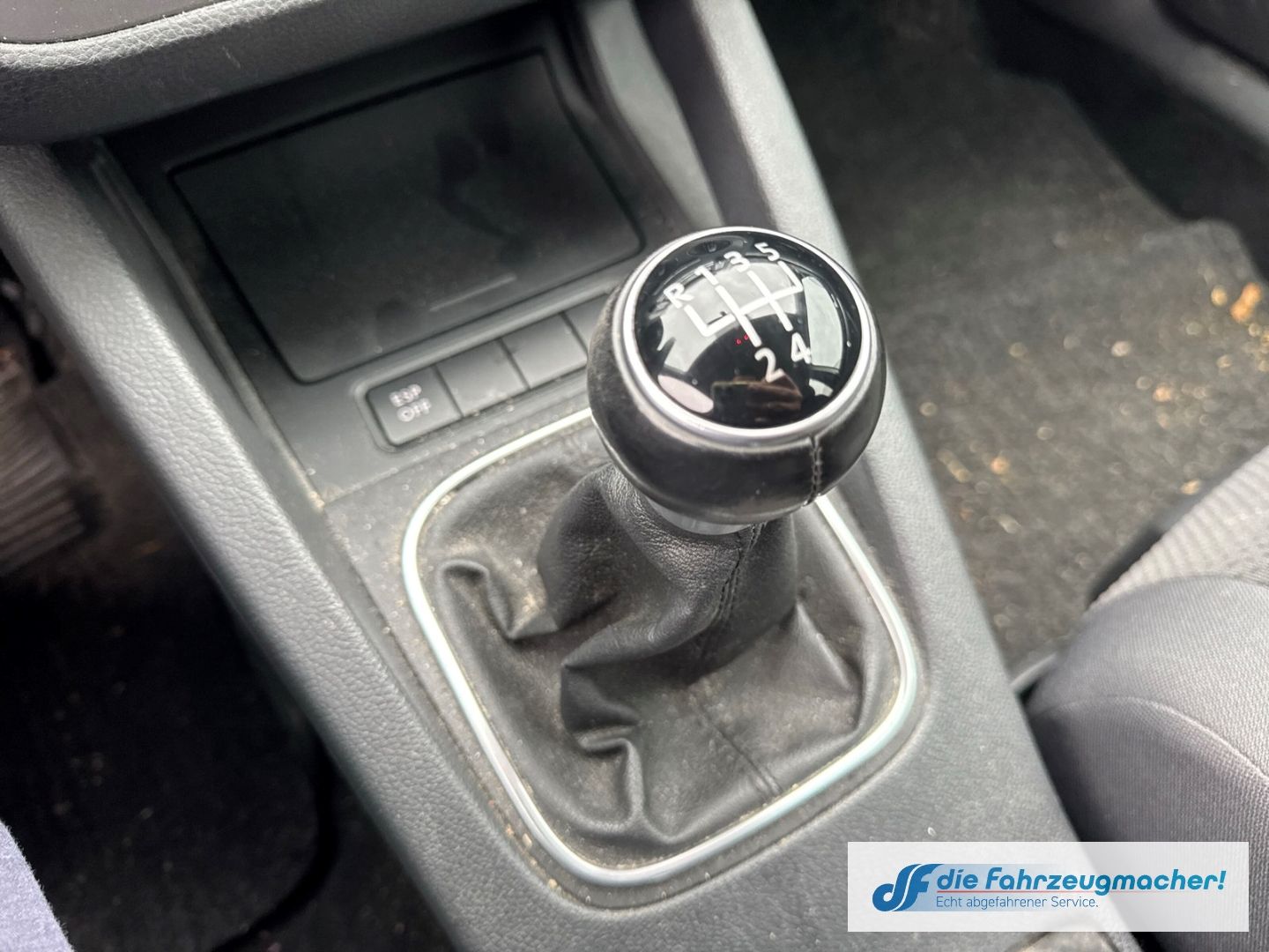 Fahrzeugabbildung Volkswagen Golf V Comfortline *GETRIEBESCHADEN* *EXPORT