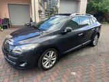 Renault Megane III Grandtour Luxe/Panorama/Bi-Xenon/Lede - Renault Megane aus 2010: Grandtour