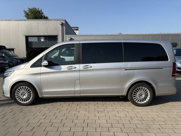 Mercedes V 220 - 8