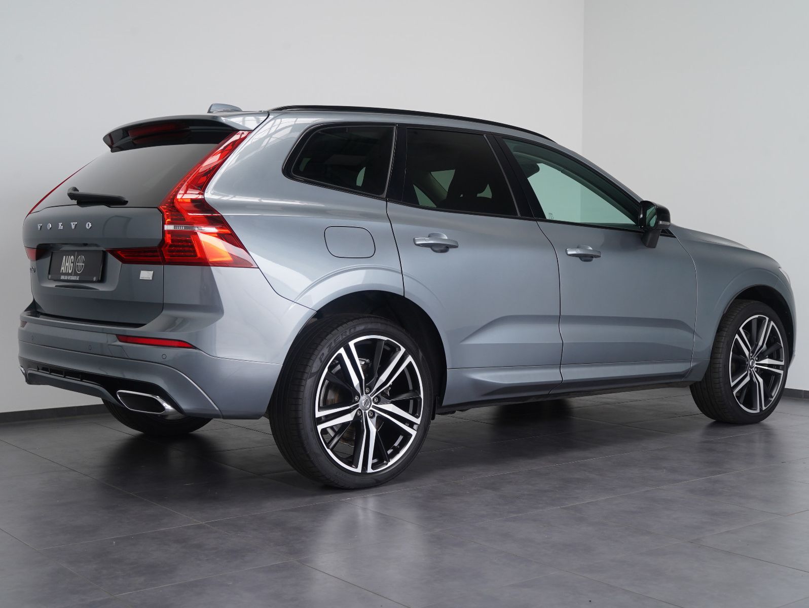 Fahrzeugabbildung Volvo XC60 T6 AWD Recharge Twin Engine R Design PANO