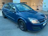 Opel Astra H Lim. Basis 1.6 Klima - Opel Astra aus 2004: 1.6