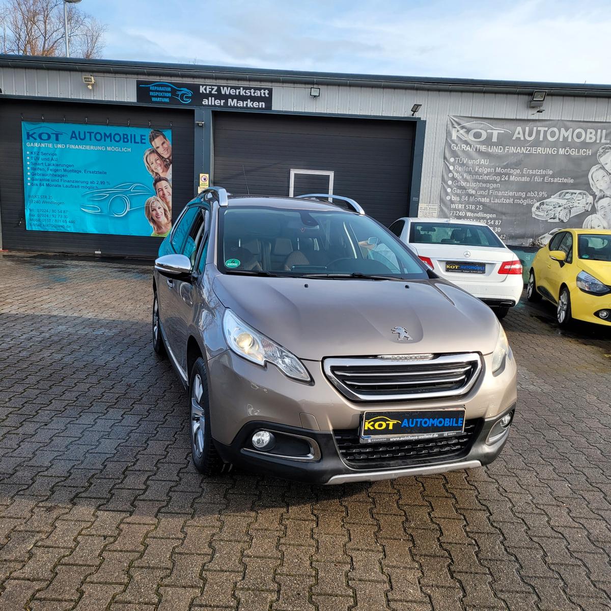 Peugeot 2008 Allure/NAVI/PDC/ZAHNRIEMEN TÜV SERVICE NEU
