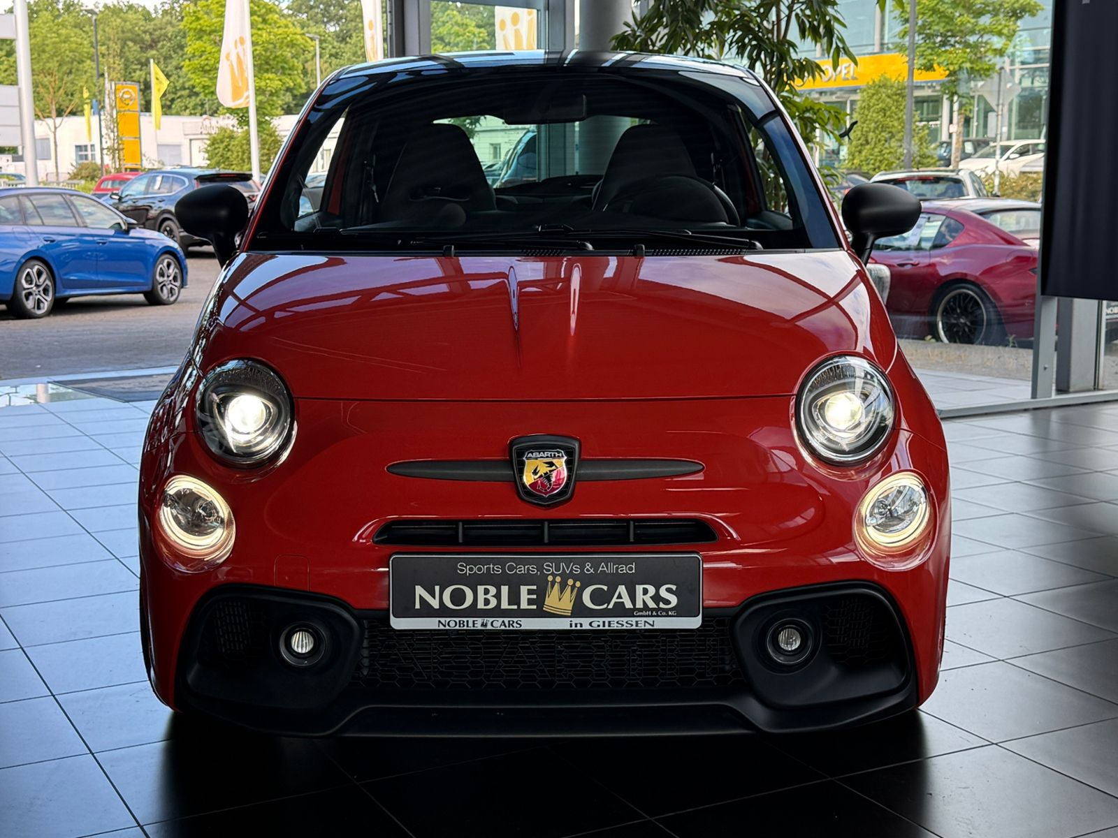 Fahrzeugabbildung Abarth 695 Competizione BEATS NAVI SABELT