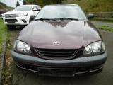 Toyota Avensis 1.6 linea terra - gebrauchte Toyota Avensis aus dem Jahr 2000