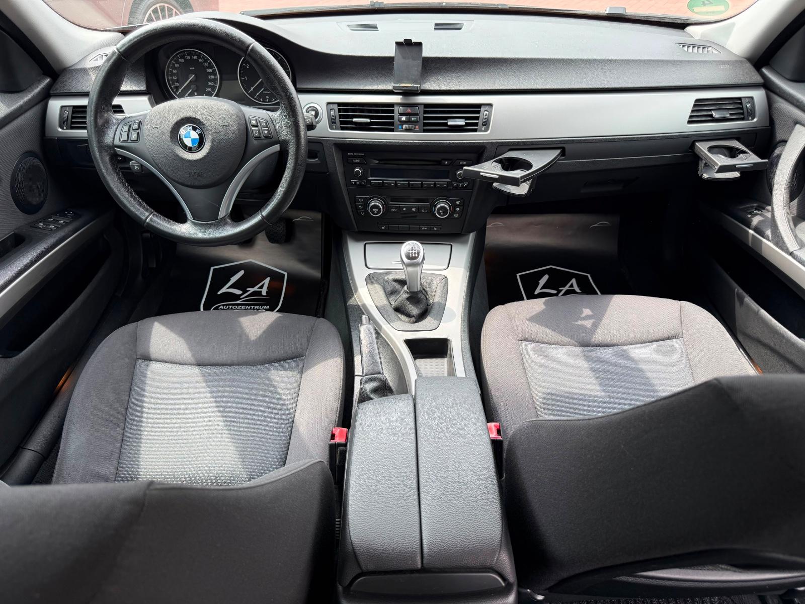 BMW 320i TOURING 170CH