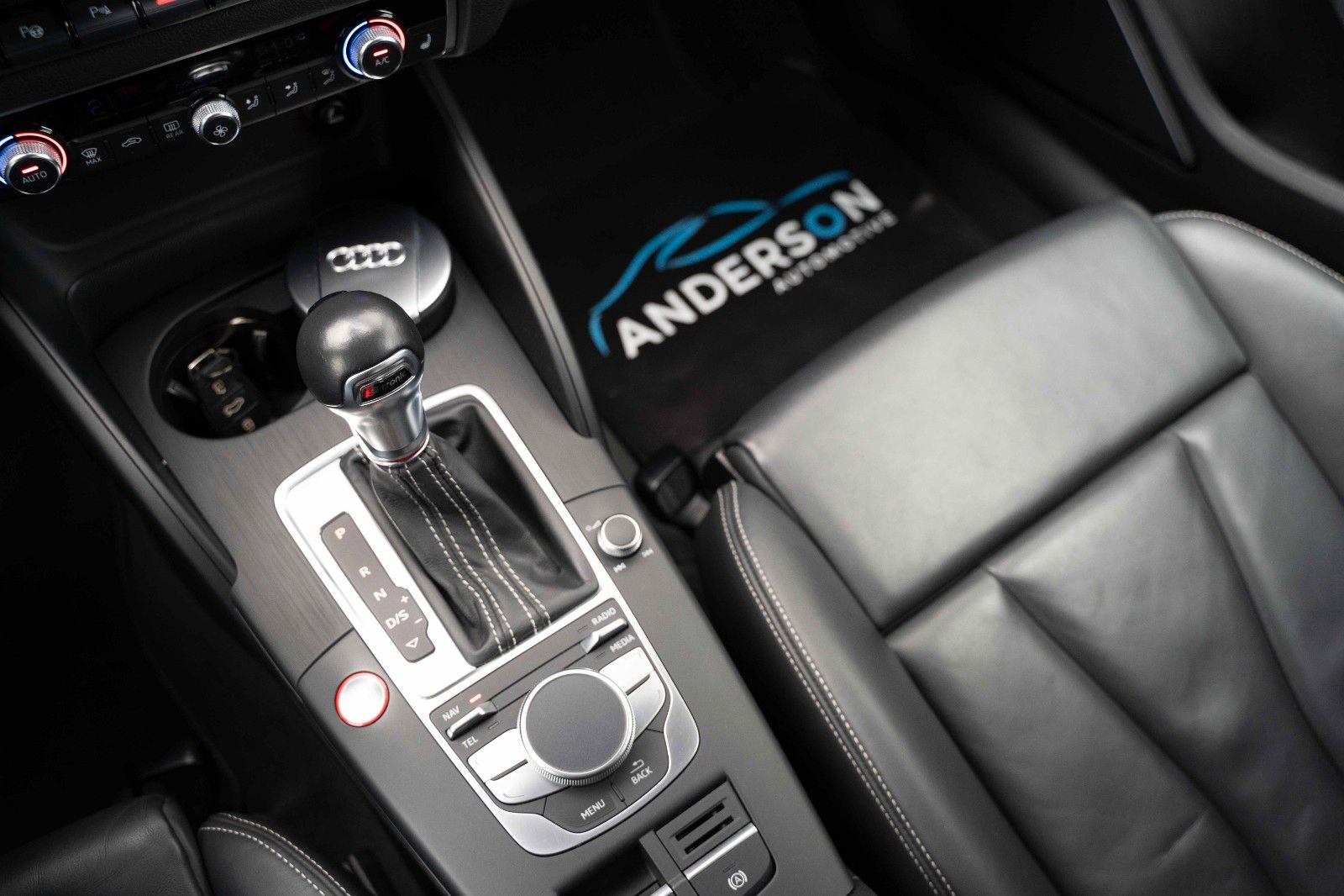 Fahrzeugabbildung Audi S3 SPORTB 2.0TFSI KAM PANO B&O S-SITZ LED KEYLES