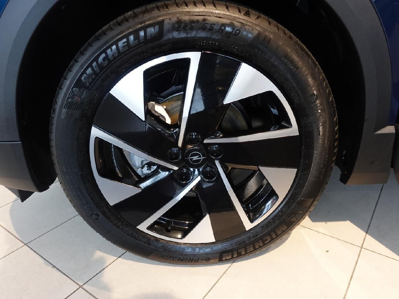 Fahrzeugabbildung Opel Grandland GS-Line 1,2 Mild-Hybrid