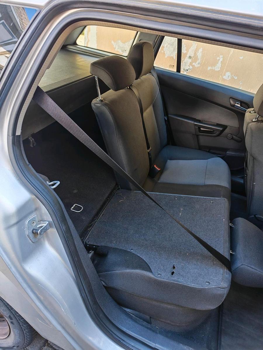 Opel Astra 2005 — photo 10