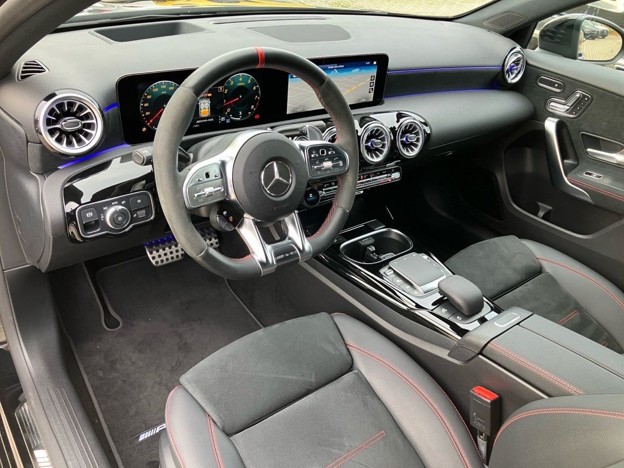 Fahrzeugabbildung Mercedes-Benz AMG A 45 S 4M+ AEROD+NIGHT+MEMO+360+MULTIB+TOTW