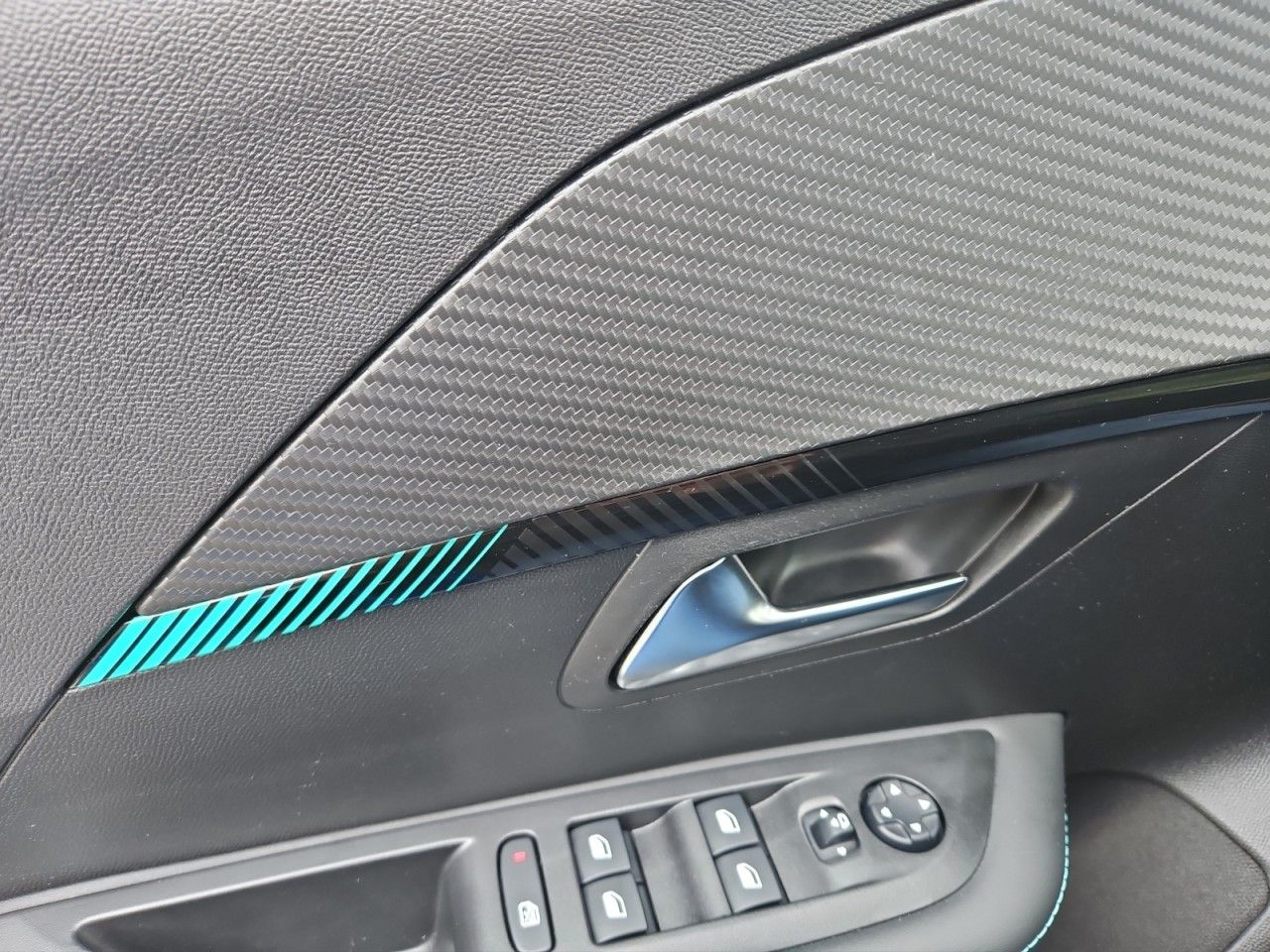 Fahrzeugabbildung Peugeot 208 Allure