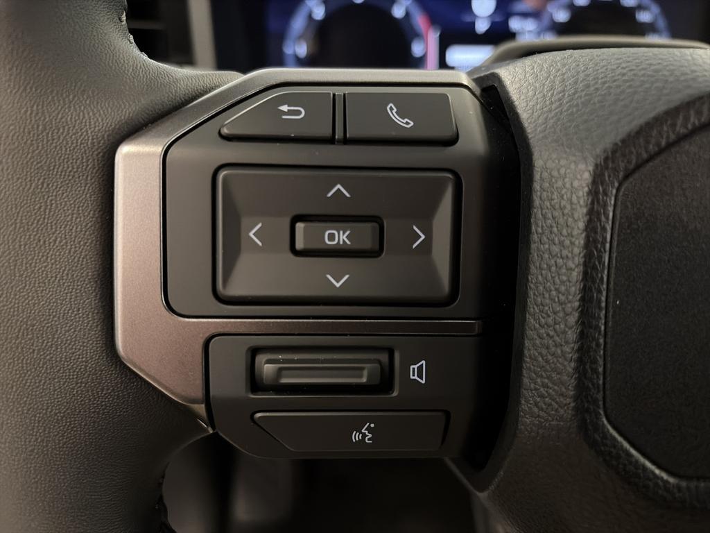 Toyota Hilux Double Cab 2.8 D MHEV 4×4 Invincible