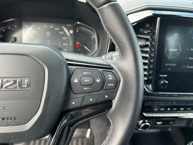 Isuzu Double Cab 4WD V-CROSS AT *EXTREM Höher AHK LB*