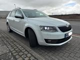 Skoda Octavia Combi Joy *2.0TDI*AHK*NAVI*PDC*KLIMA*TÜV - Skoda Octavia Joy mit Diesel-Antrieb