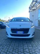 Peugeot PEUGEOT 5008 BlueHDi 120 S&S NEO PATENTATO 7 POS - gebrauchte Peugeot 5008 aus dem Jahr 2015