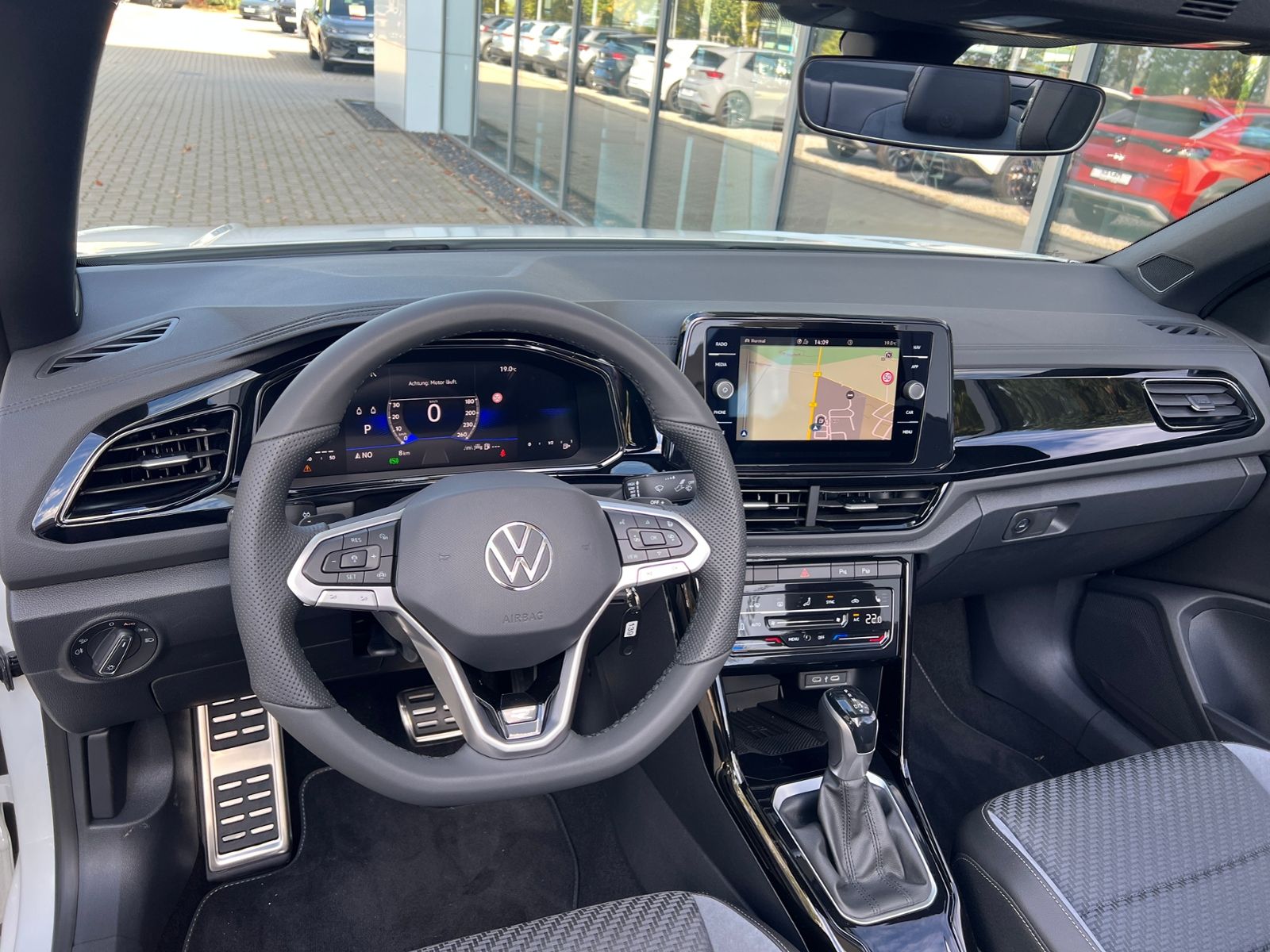 Fahrzeugabbildung Volkswagen T-Roc Cabriolet R-Line 1.5 TSI DSG *AHK, Soundsy