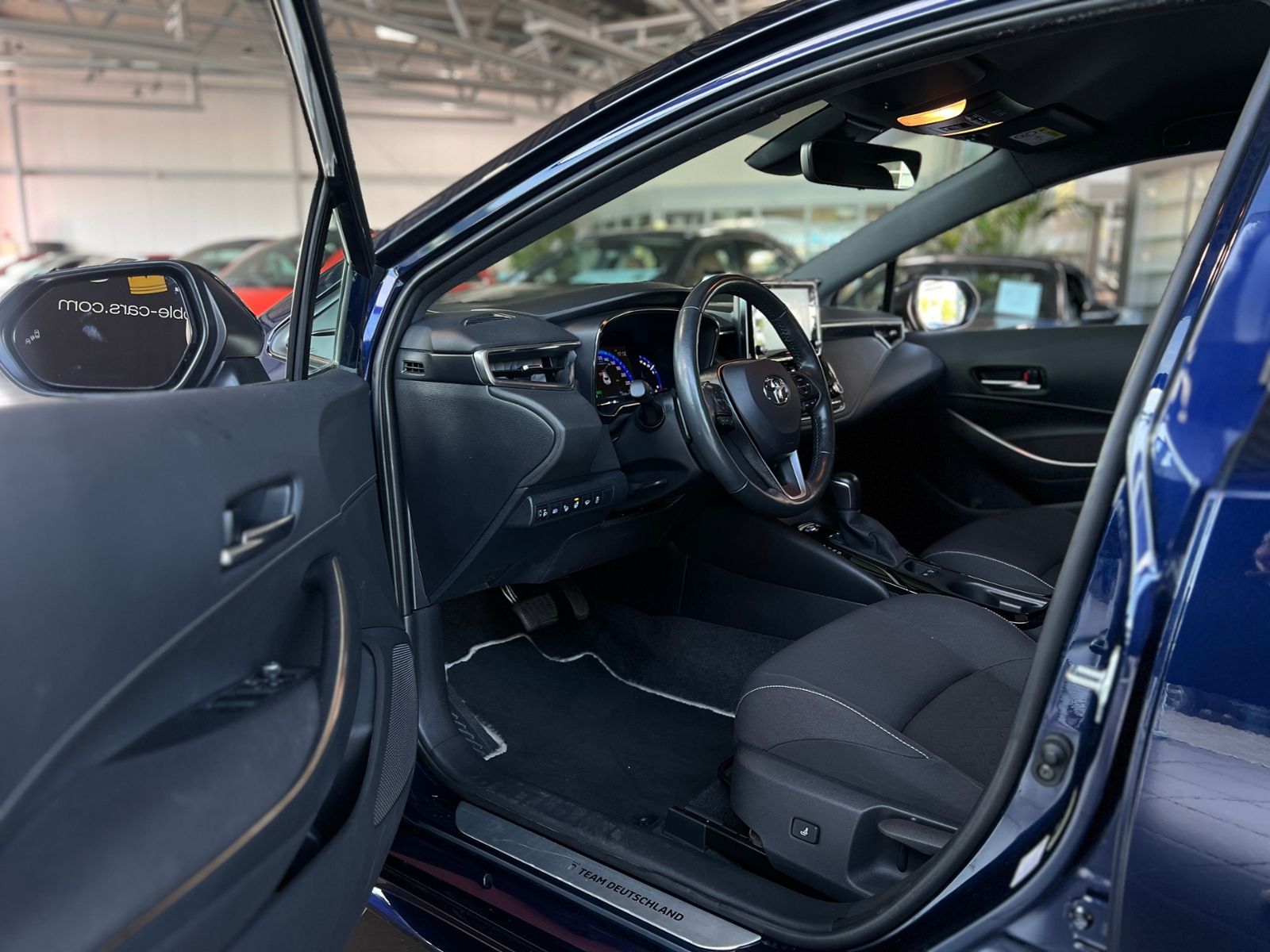 Fahrzeugabbildung Toyota Corolla 2.0 Hybrid Team D JBL LED RFK NAVI SHZ