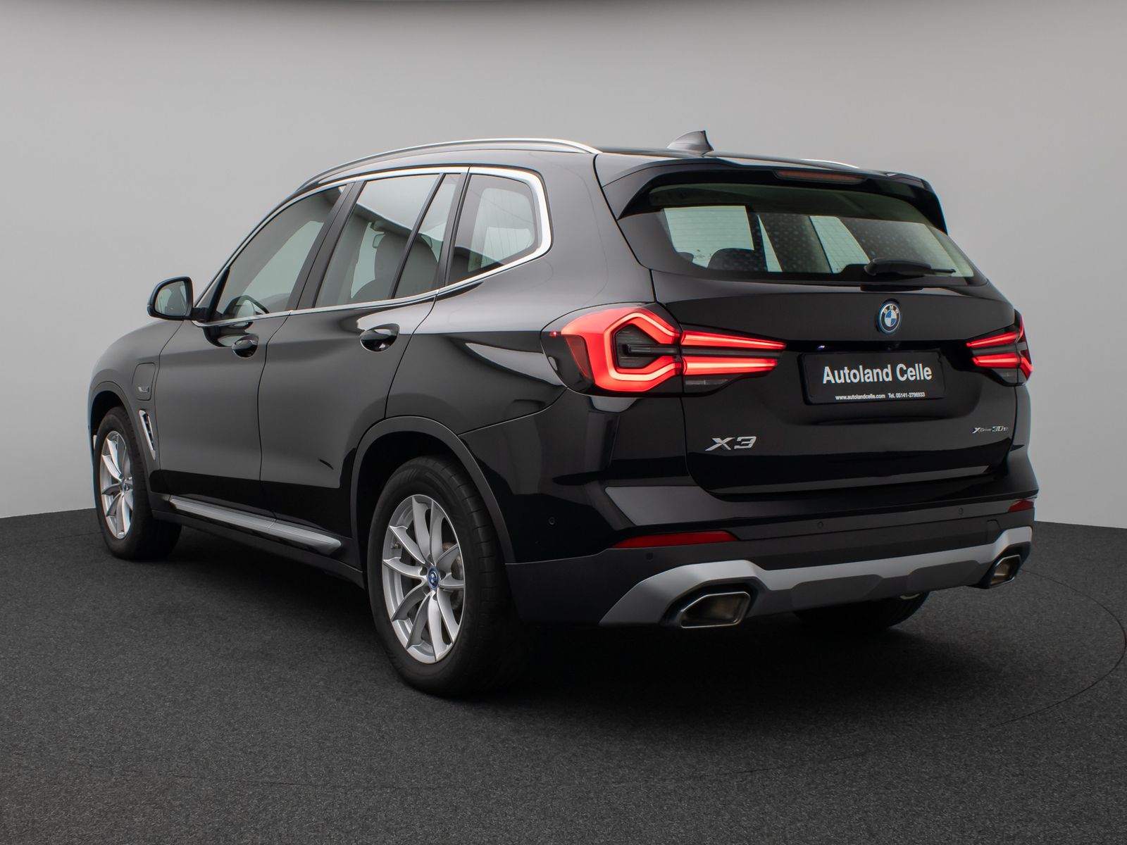 Fahrzeugabbildung BMW X3 xD30e Panorama 360° HUD DAB AHK Alarm Sport