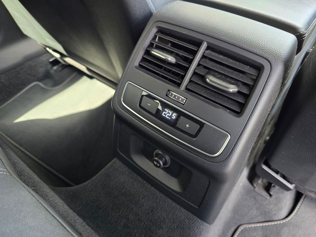 AUDI A4 Avant 45 TDI quattro 3.0 V6 Diesel S-line AUDI A4 Avant 45 TDI quattro 3.0 V6 Diesel S-line