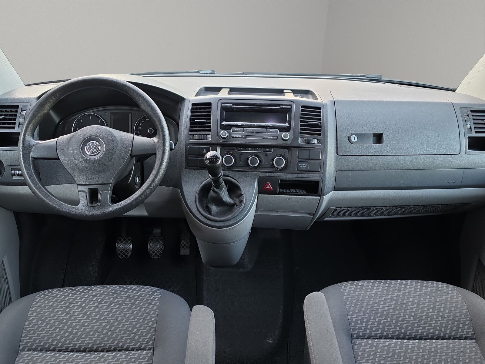 Fahrzeugabbildung Volkswagen T5 Transporter Bus Caravelle Trendline Aus 1Hand