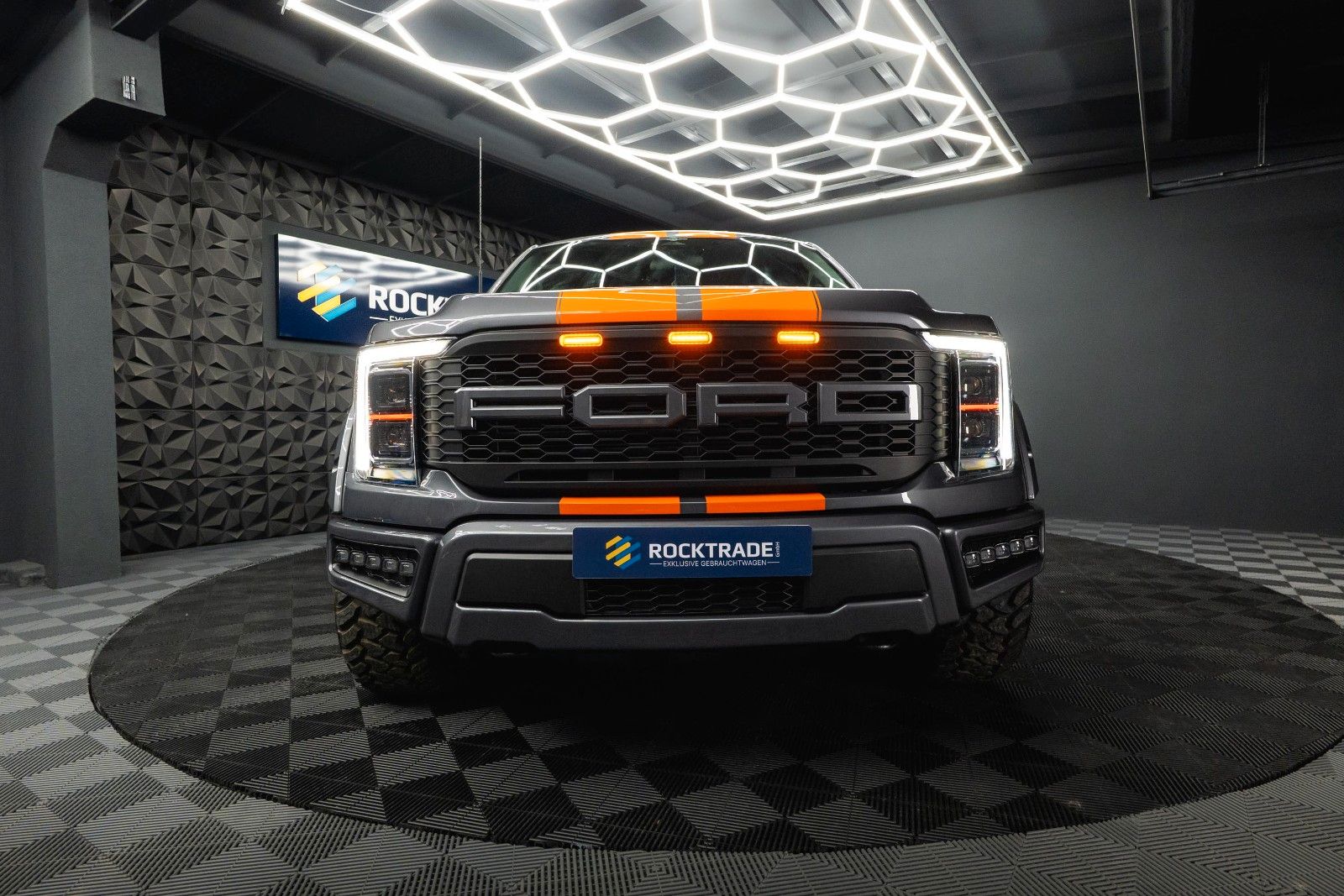 Fahrzeugabbildung Ford F150 5.0L V8 4x4 Offroad SuperCrew RAPTOR 19%