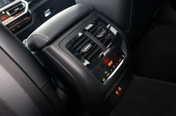 BMW X3 xDrive20i PANO LASER LEDER HUD RFK 19"