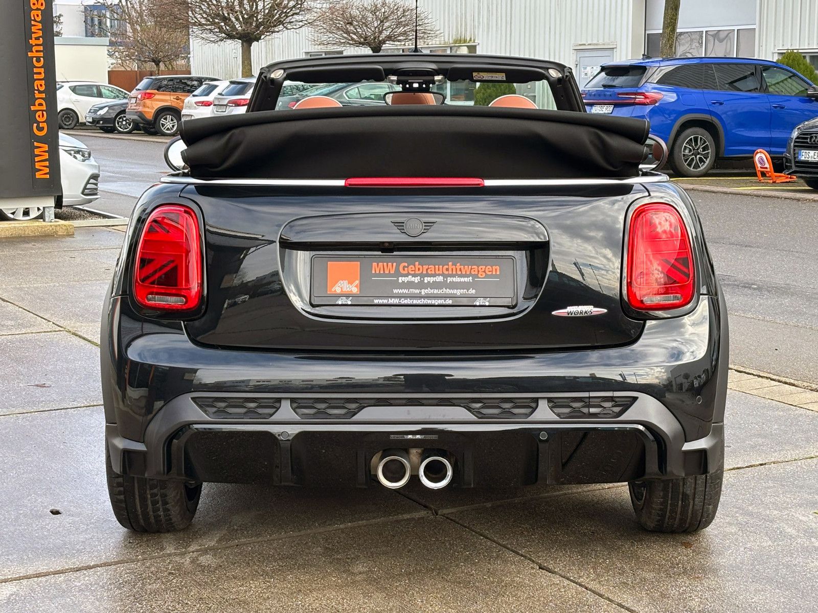 Fahrzeugabbildung MINI John Cooper Works Cabrio ACC LED KAM PDC H&K HUD