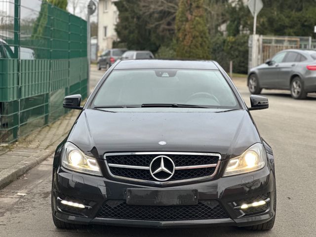 Mercedes-Benz C 220 C -Klasse Coupe*AMG-Line*Xenon*Navi*Automa