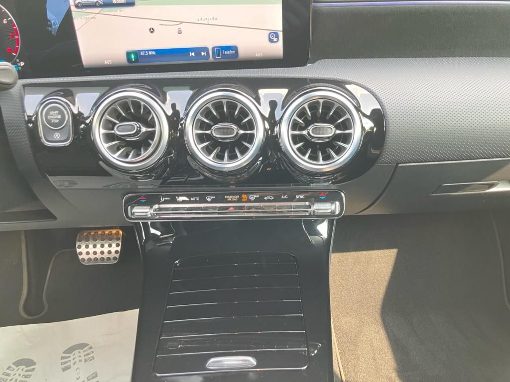 Fahrzeugabbildung Mercedes-Benz A 200 Kompaktlimousine AMG*LED*SpurH*SHZ*PDC*RFK