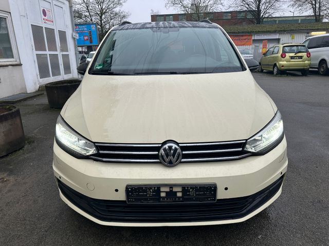 Volkswagen Touran 2.0 TDI, 7 Sitze, Panoramadach, LED, Navi