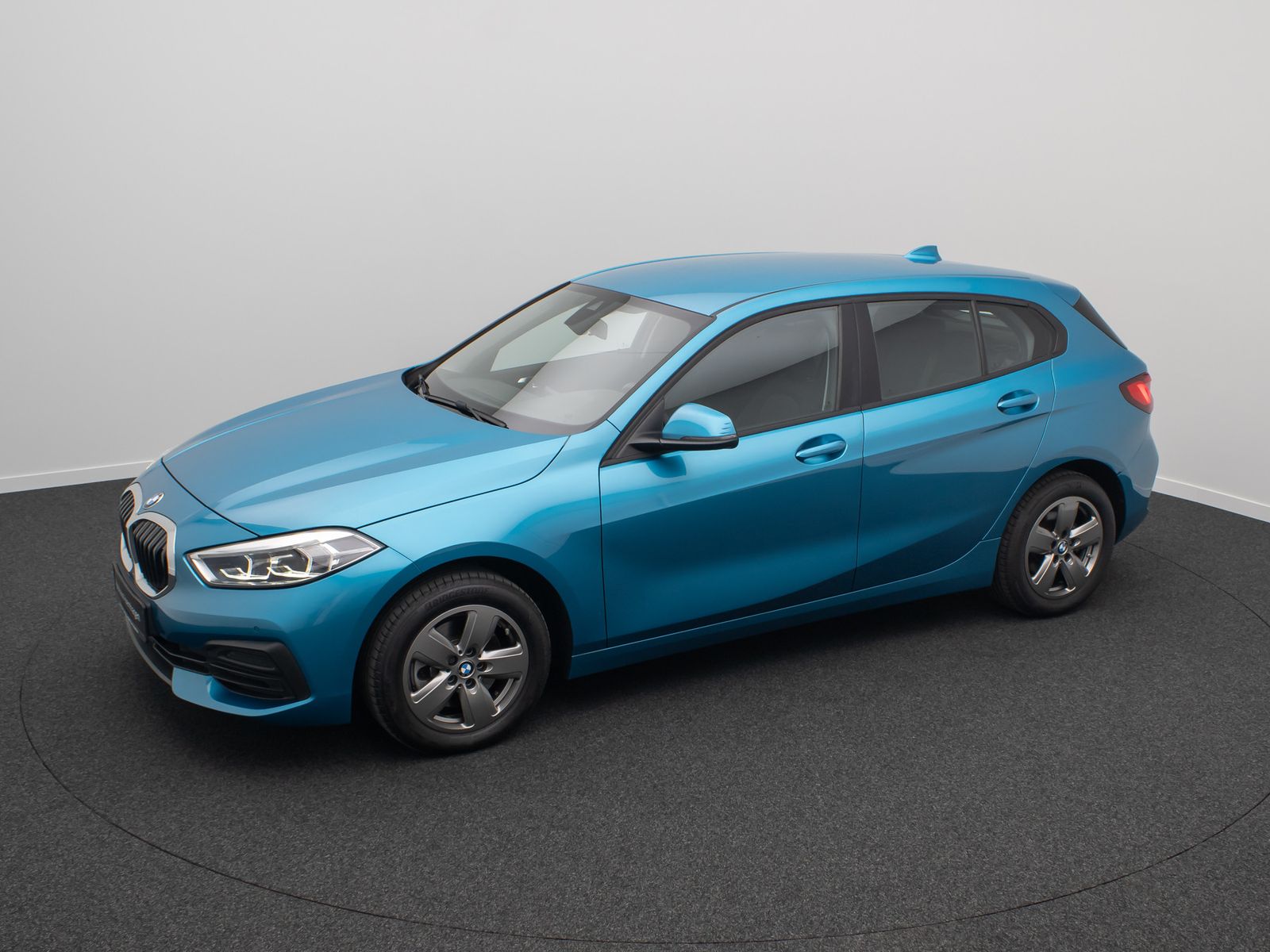 Fahrzeugabbildung BMW 118i Advantage PDC LED GeschwindigReg DAB WLAN