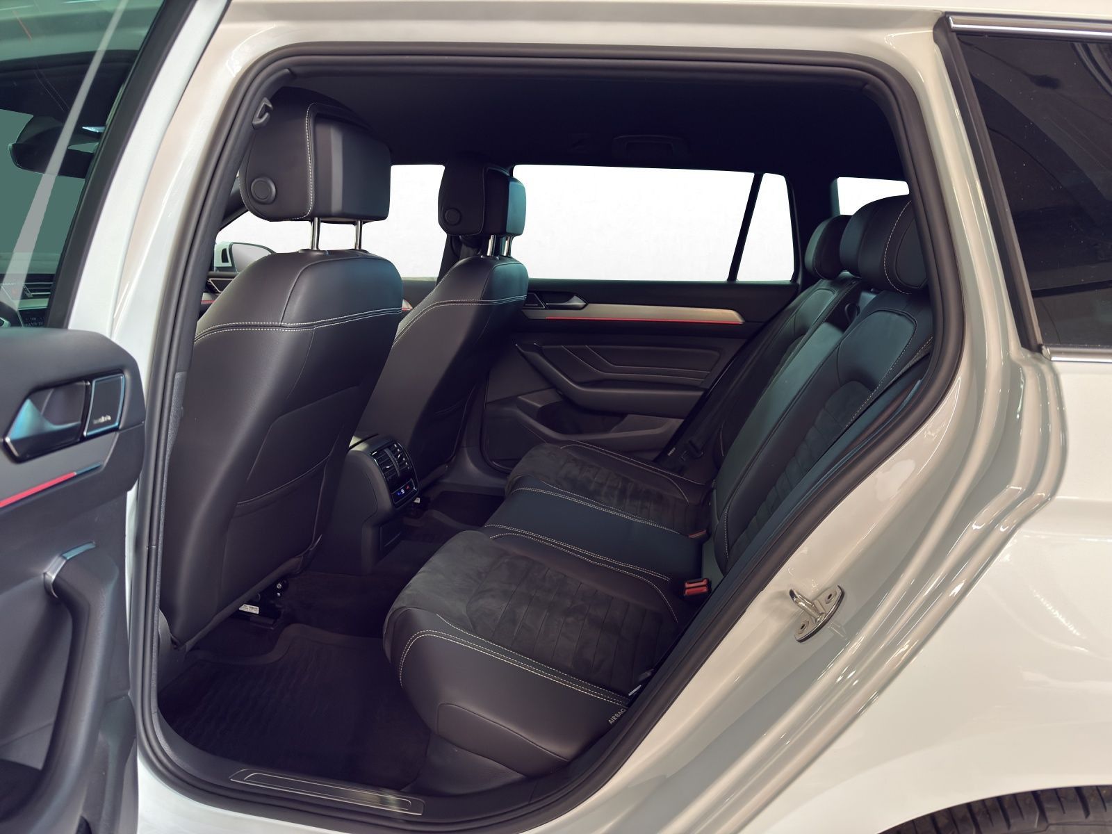 Volkswagen Passat Variant - Bild 13