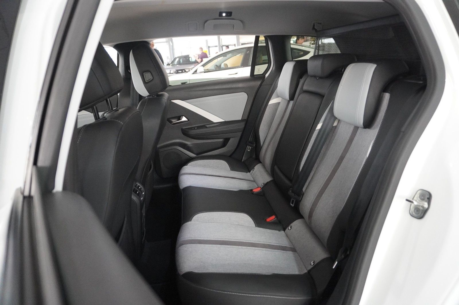 Fahrzeugabbildung Opel Astra L ST 1.5D ELEGANCE NAVI/LED/KAMERA/SPORT