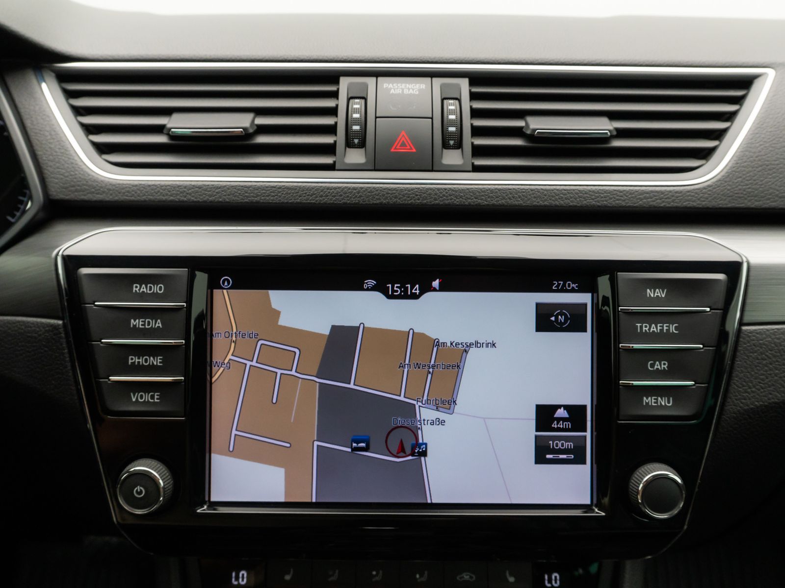 Fahrzeugabbildung SKODA Superb Style BiXenon PDC Navi Touch FernlichtAss