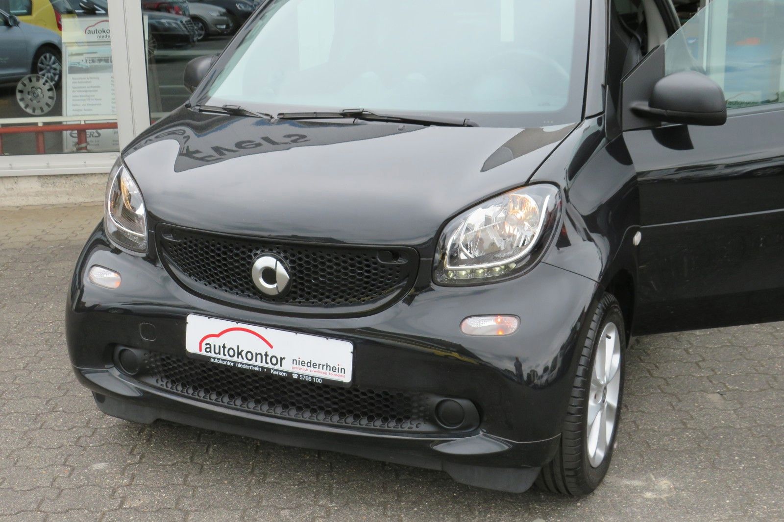 Fahrzeugabbildung Smart FOR TWO PASSION AUTOMATIK GLASDACH KLIMA ALU