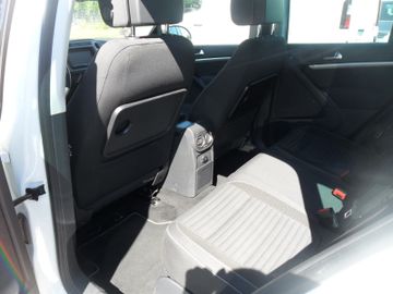 Volkswagen Tiguan - 12
