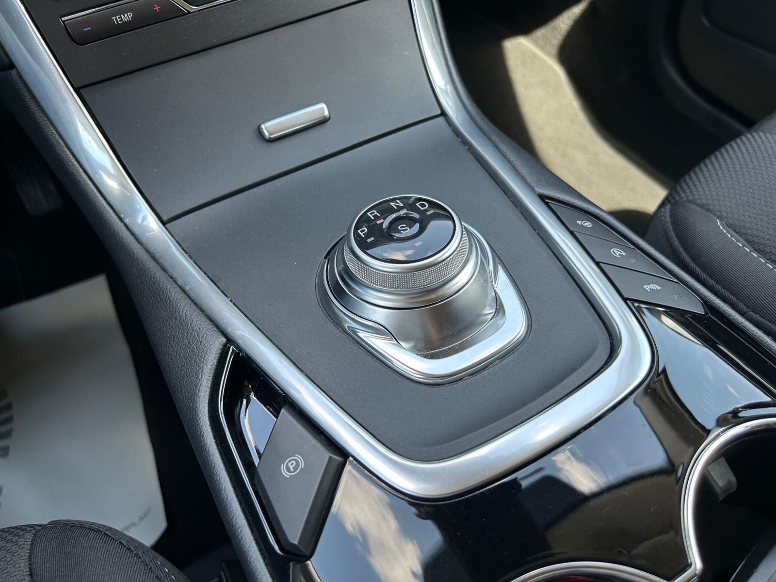 Fahrzeugabbildung Ford S-Max Titanium°7 Sitzer°Automatik°AHK°Kamera°Nav