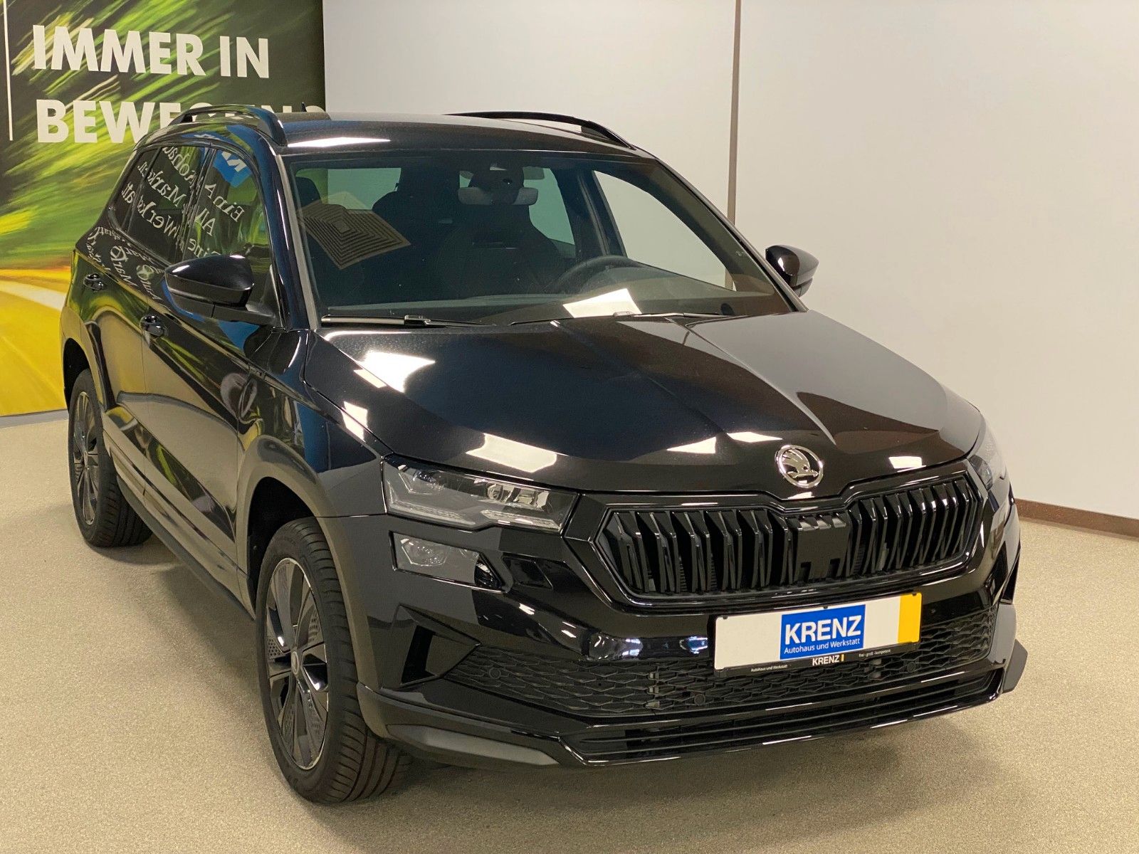 Fahrzeugabbildung SKODA Karoq 1.5l TSI DSG Sportline+NAVI+MATRIX+AHK+18"