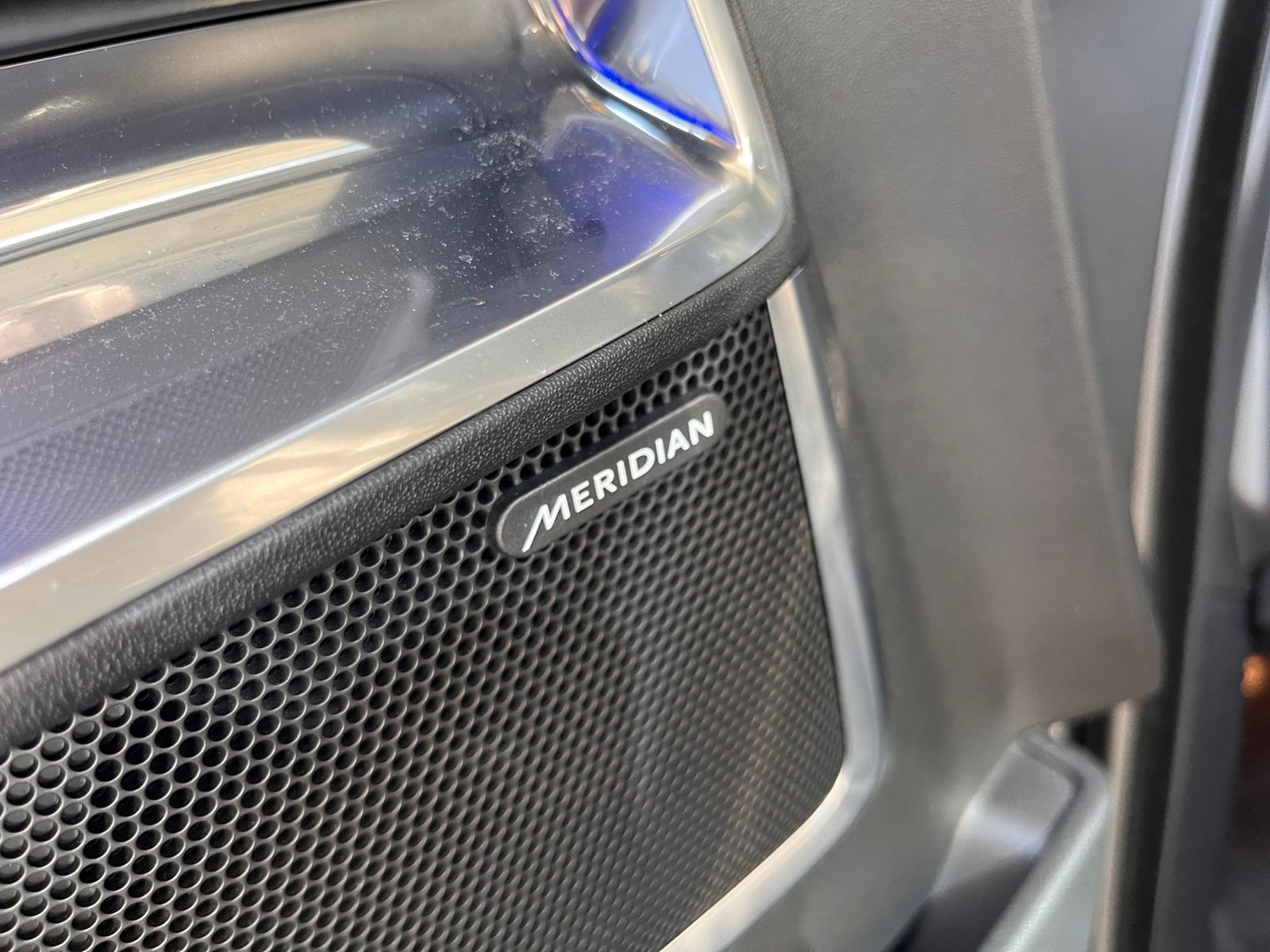 Fahrzeugabbildung Jaguar E-PACE P200 R-Dynamic AWD AHK BLACK PACK ACC