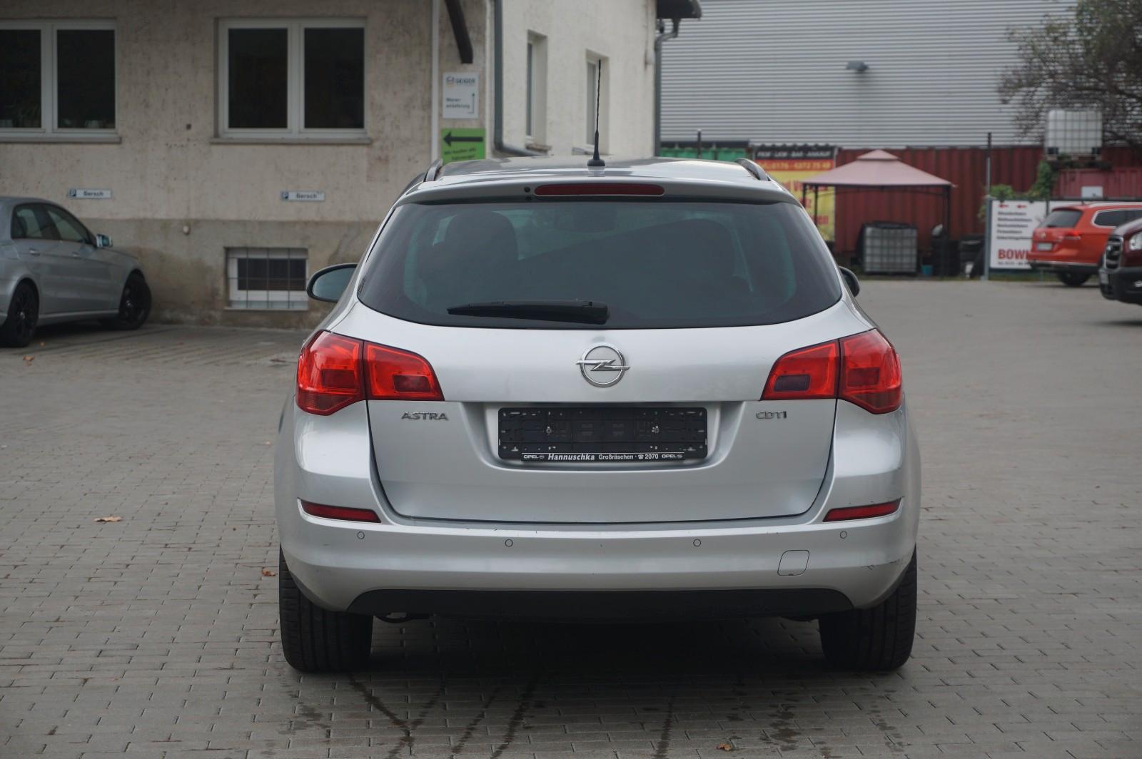 Opel Astra 2011 — двигун 1.686 cm³, 110 HP (81kW)