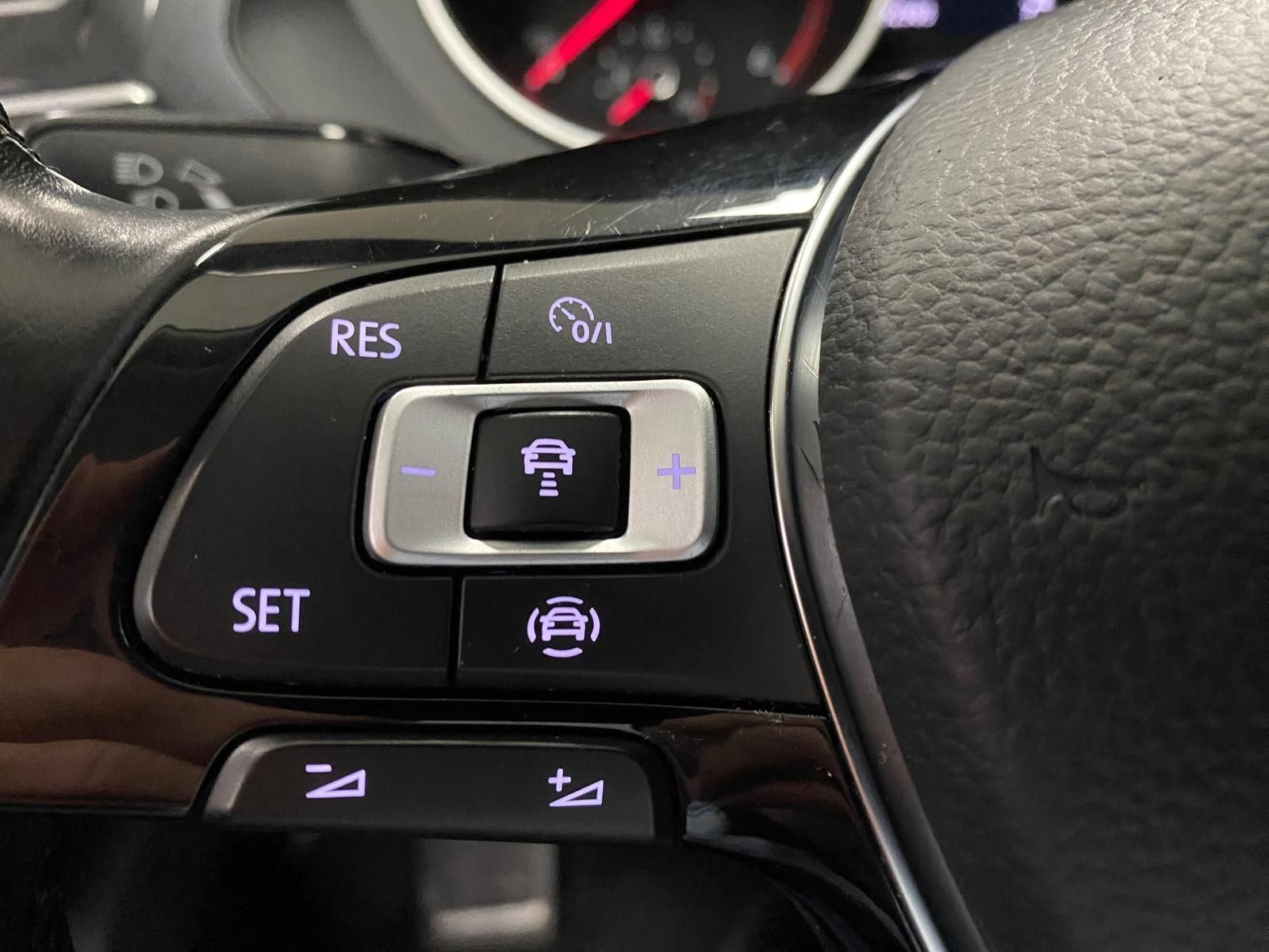 Fahrzeugabbildung Volkswagen Tiguan 2.0 TDI +AHK+APP+ALLWETTER+KLIMA+ACC
