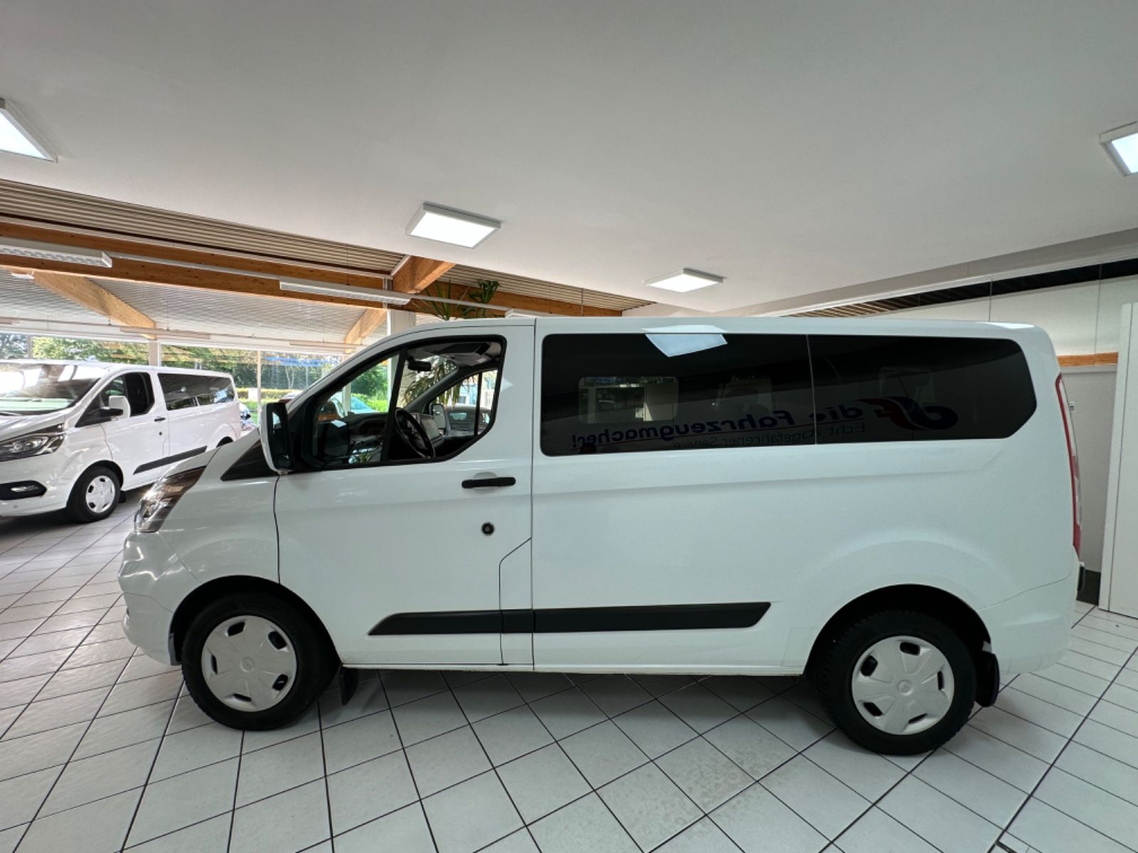 Fahrzeugabbildung Ford Transit Custom Kombi 320 L1 Trend *Doppel Klima*