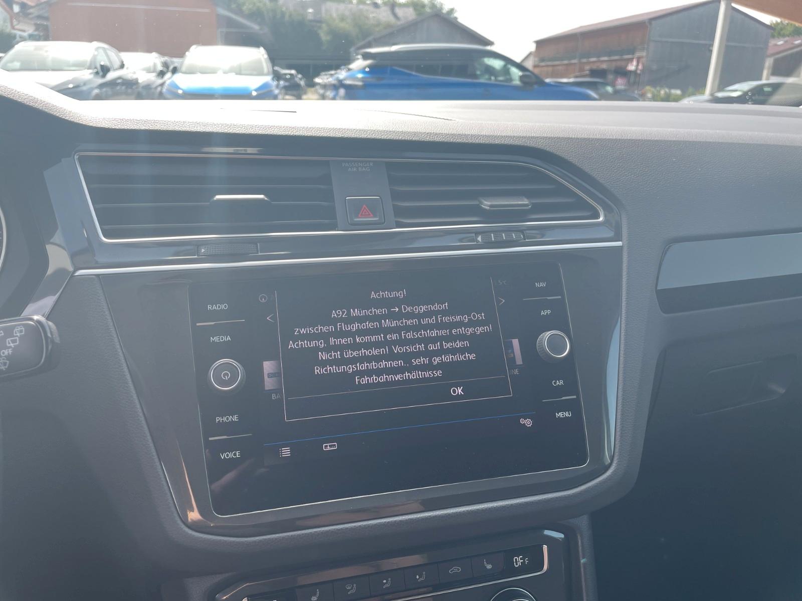 Volkswagen Tiguan SOUND 150 PS ( * AHK * SITZHEIZUNG * )
