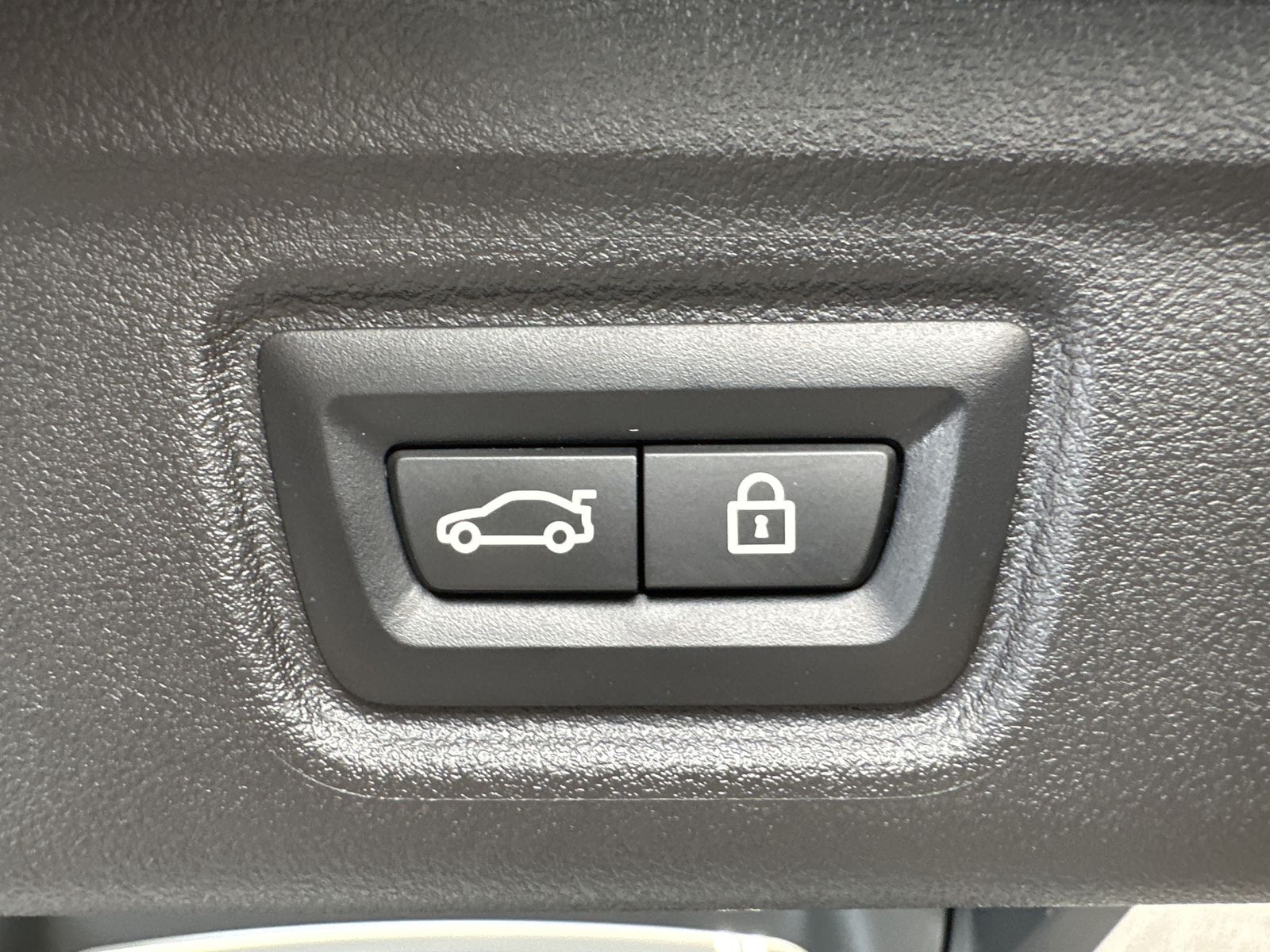 Fahrzeugabbildung BMW 320d Touring M-Sport NAV+LED+HARMAN/KARDON+18ZO